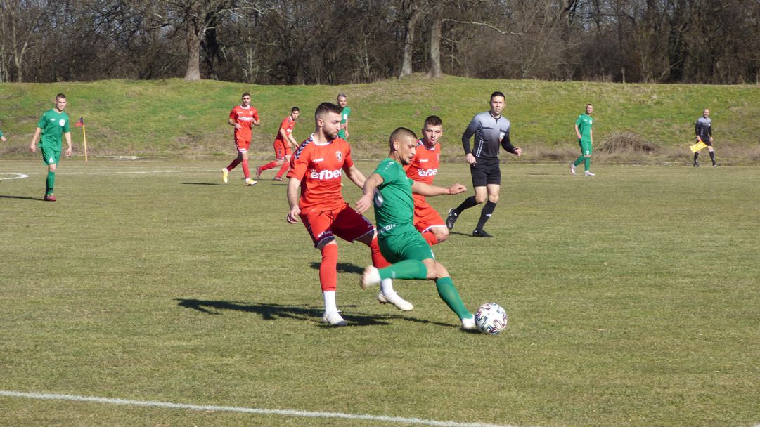  Карнобат Загорец 