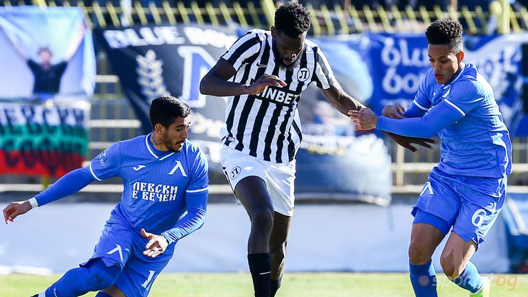 0 Копирано Кристиан Гомис използва профила си в Instagram за