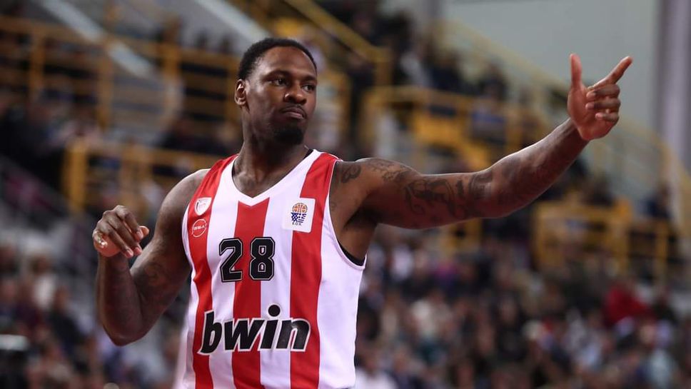 Олимпиакос с рокада в състава за финала