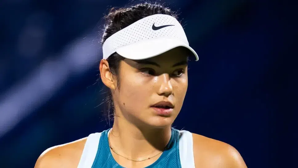 Ема Радукану се разплака на корта заради мъж, който я преследва