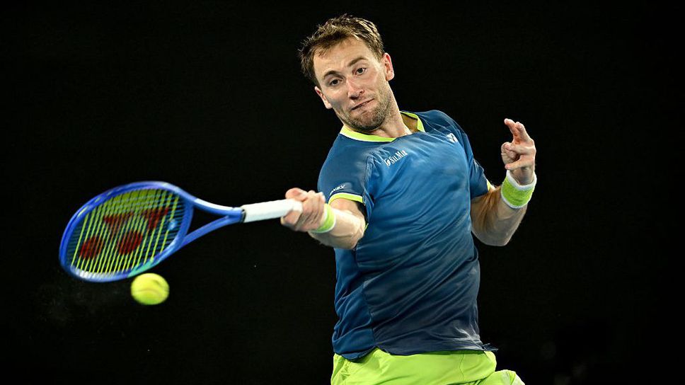 Поставеният под номер две Каспер Рууд се класира за четвъртфиналите