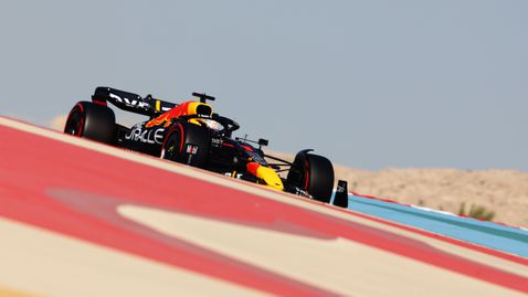 Верстапен над всички преди квалификацията в Бахрейн