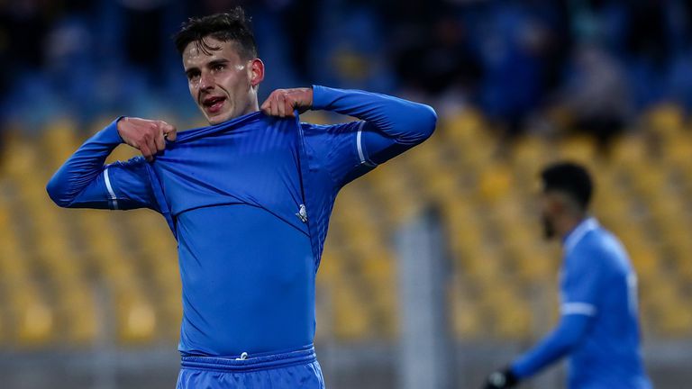  Левски продаде тениската на Илиян Стефанов на търг 