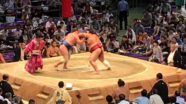 Даниел Иванов-Аоияма допусна четвърто поражение на турнира по сумо в Осака