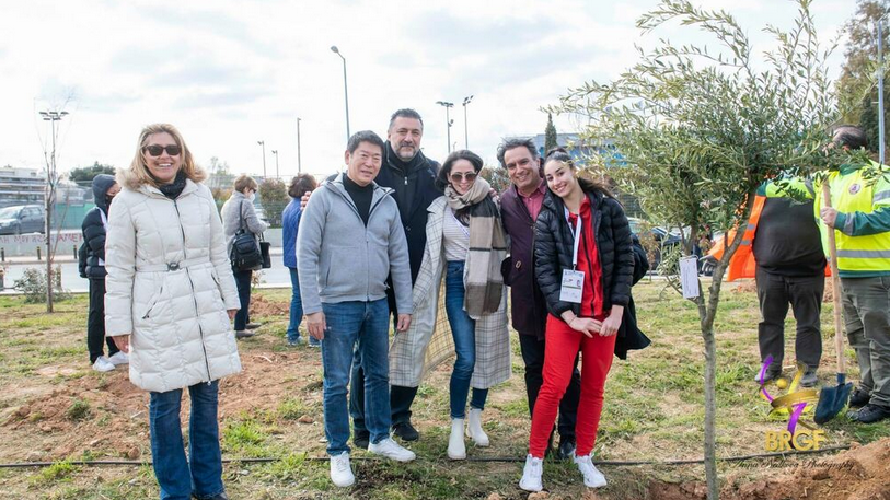 Моринари Ватанабе, Невяна Владинова и Ева Брезалиева засадиха маслинови дръвчета в Атина