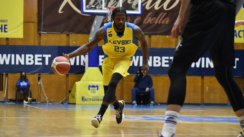 Левски отново не се затрудни с Черноморец