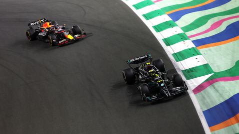  Верстапен: В началото не ми беше елементарно в трафика 