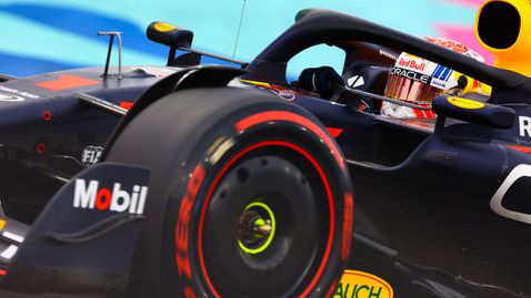  Маса: Макс е като робот, Люис е като Шуми и Сена 