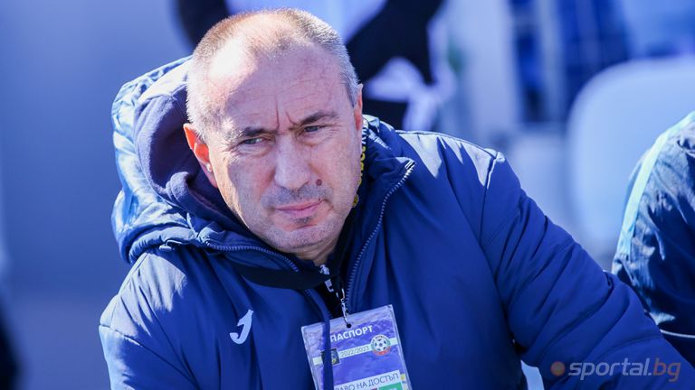 Бившият треньор на Левски Станимир Стоилов пристигна на стадион Васил