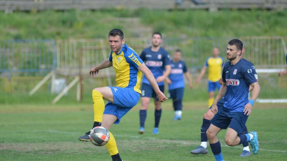 Волов-Шумен 2007 се раздели със старши треньора си