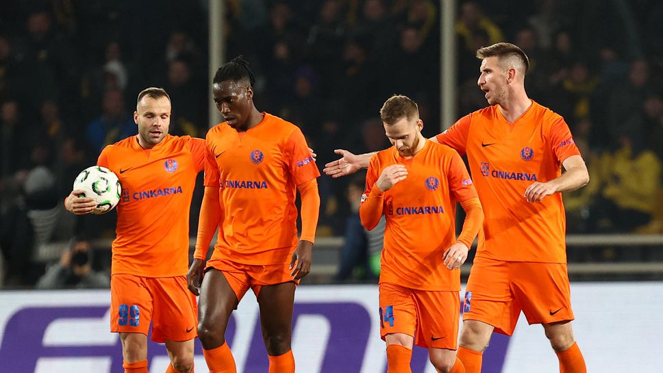 АЕК (Атина) се промъкна напред след домакинска загуба, Мартин Георгиев остана на пейката