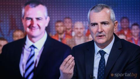 Министърът на спорта Димитър Илиев в "Гостът на Sportal.bg": Работим в много добра координация с Бербатов