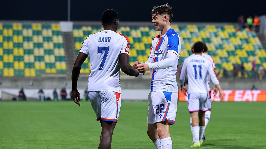 Кристъл Палас се класира срещу девет от АЕК Ларнака след продължения