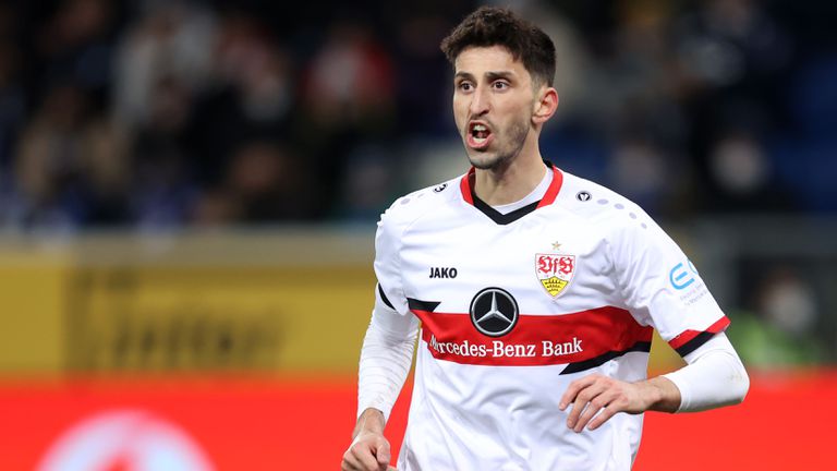 Полузащитникът на Щутгарт Атакан Каразор е дал положителен тест за