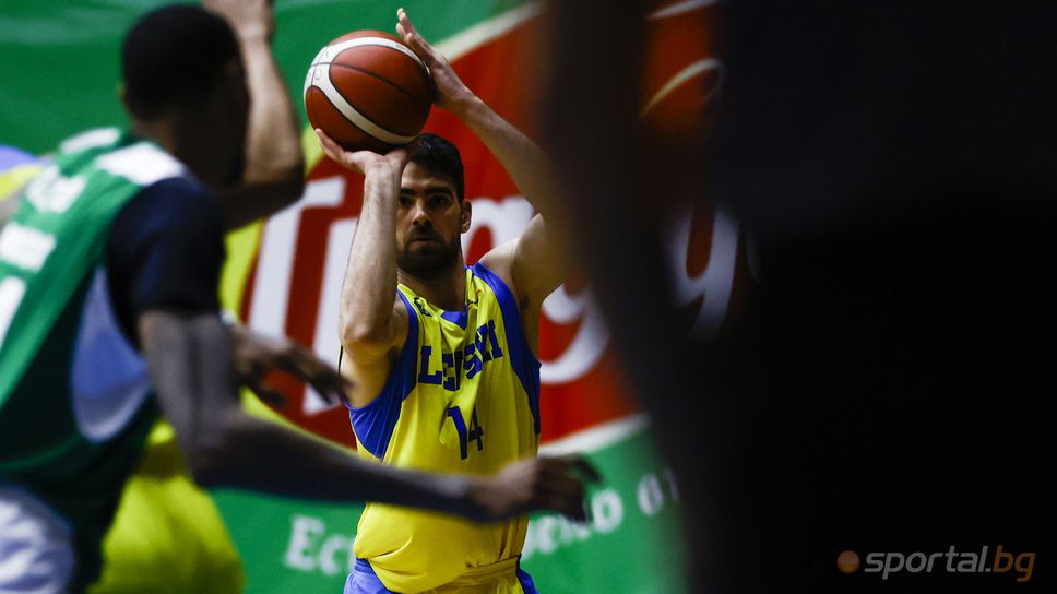 Мачът между Левски и Берое с нов час