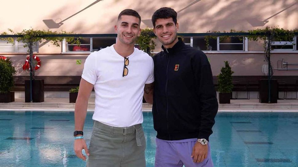 Алкарас и Руне се срещнаха със звездите на Барселона