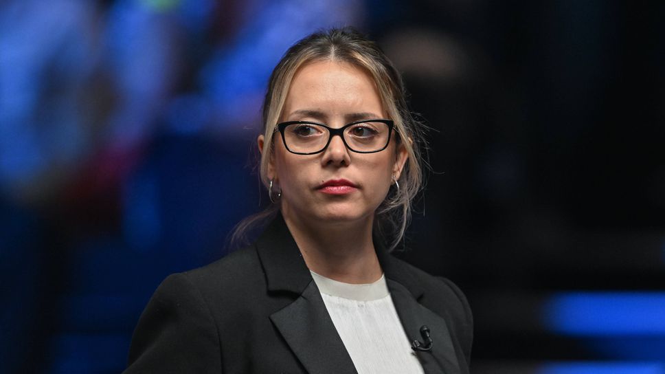 Деси Божилова откри Световното по снукър в "Крусибъл"