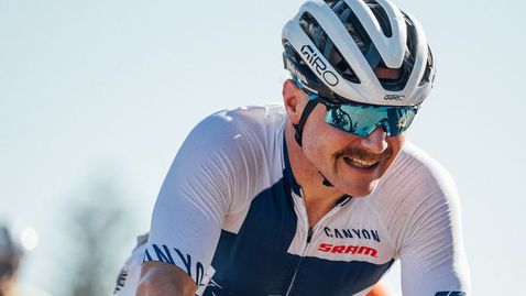 Ботас се класира трети в колоездачно състезание в Калифорния