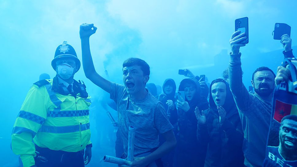 Съставите на Евертън и Ливърпул, Слот е направил четири промени