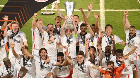  Айнтрахт записа куп достижения с трофея си в Лига Европа 