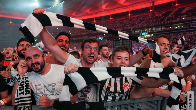 Дива радост на стадиона във Франкфурт след триумфа на Айнтрахт в Лига Европа