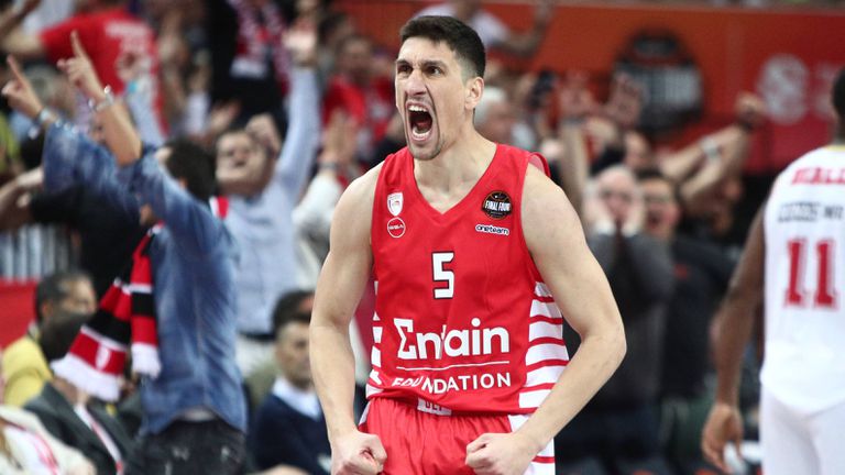 Гардът на Олимпиакос Янулис Ларенцакис сподели как отборът му навакса