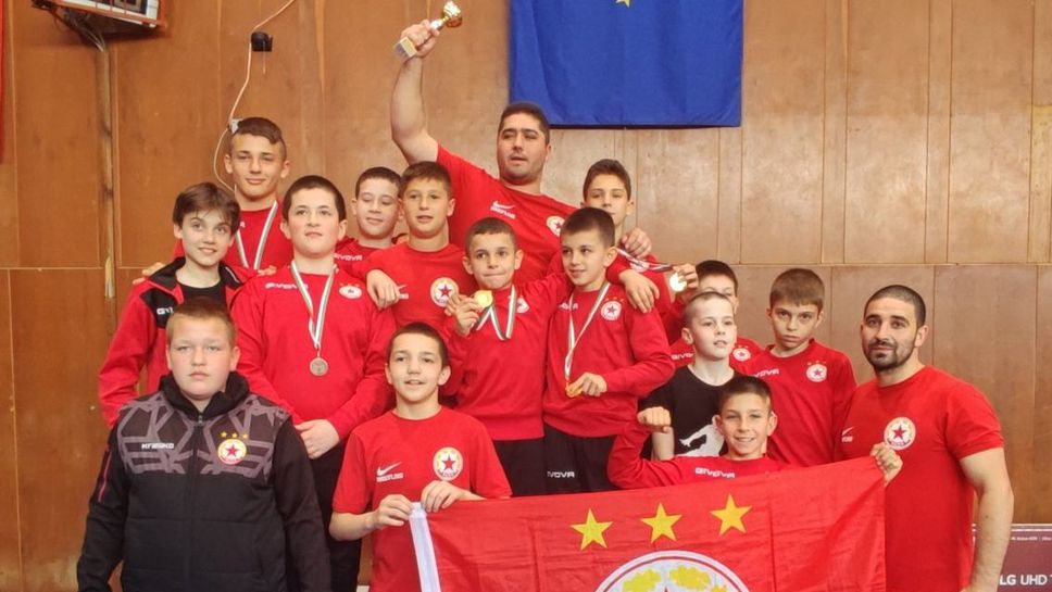 Младите класици на ЦСКА станаха отборни шампиони в първа и втора група на Държавното за деца