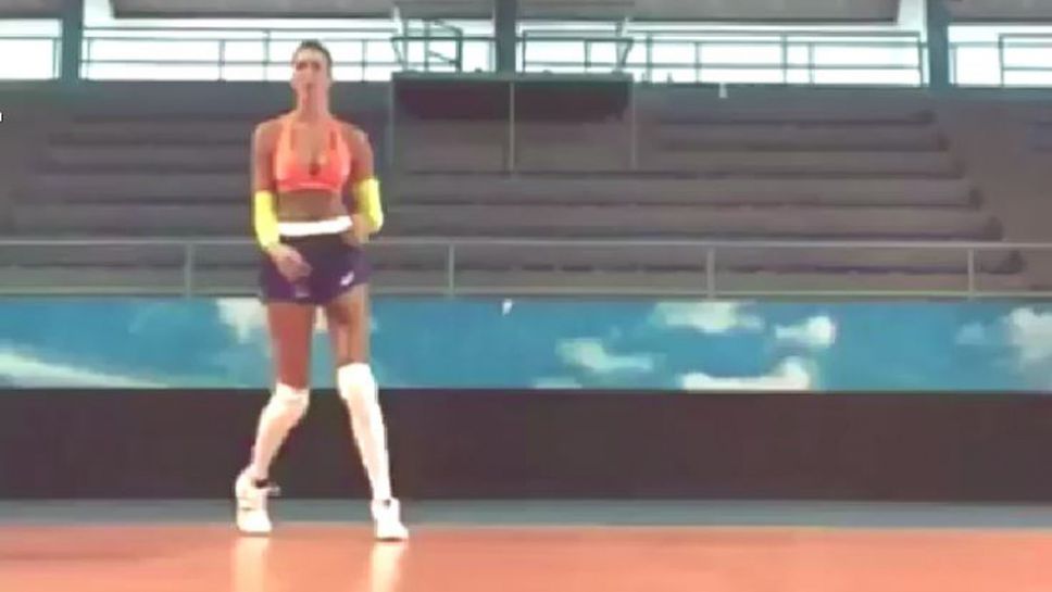 Ето как тренира волейболистката с най-голям бюст