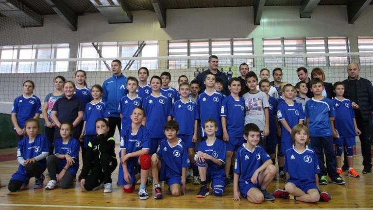 Волейболното училище на Владо Николов с "месец на отворените врати"