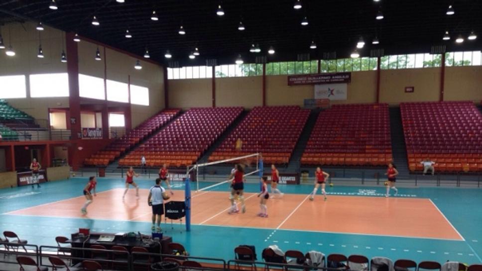 Волейболистките с първа тренировка в "Дома на гигантите" в Каролина