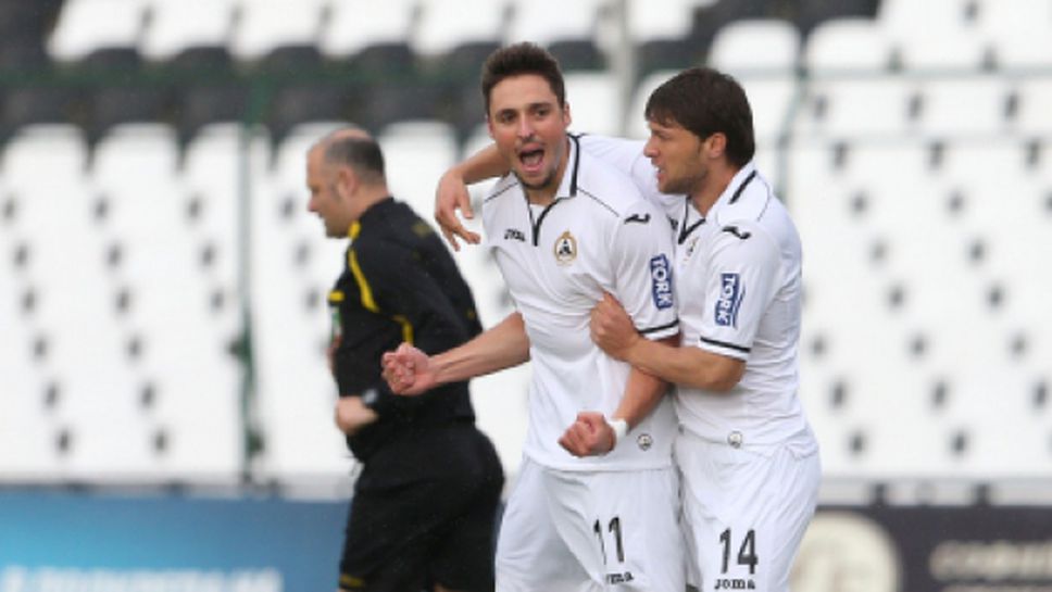 Янко Сандански замества в Турция попълнение на Левски