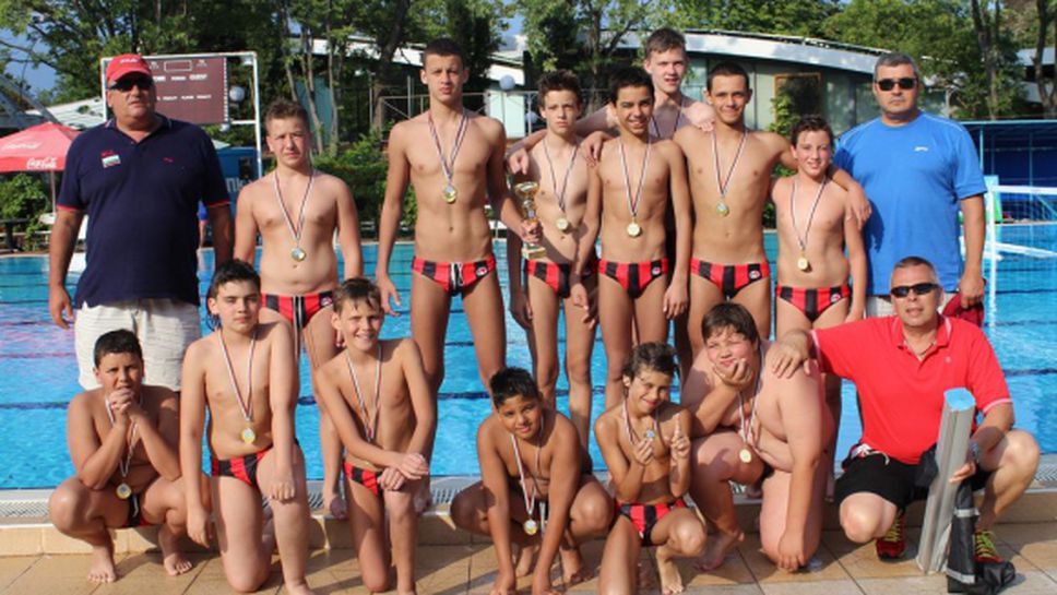 "Локомотив Никола Нанов" дублира титлата си при момчетата