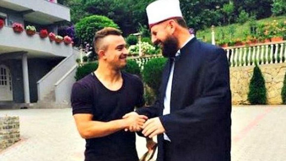 Шакири се извини за снимка с предполагаем терорист