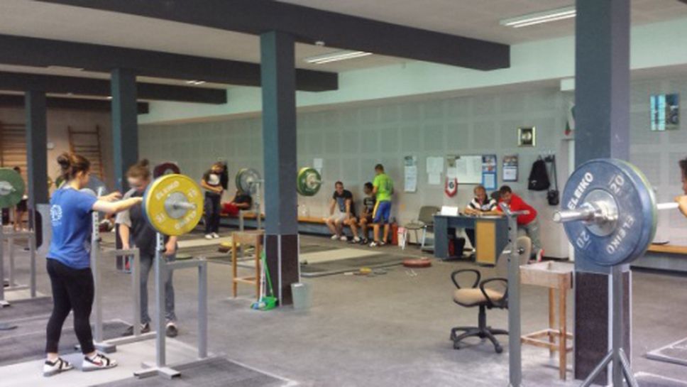 След 3-месечна тишина кадети и девойки оживиха щанги залата в Дианабад