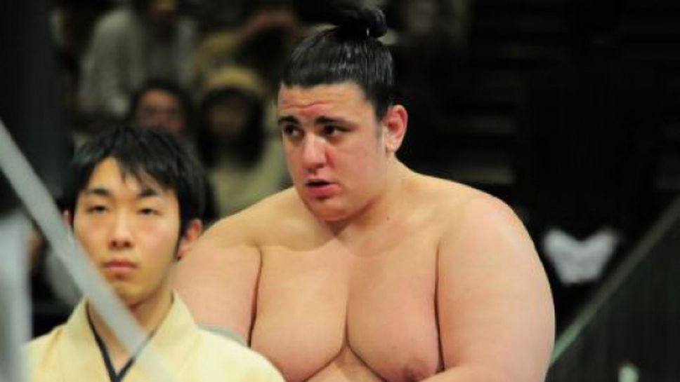 Аоияма загуби от Хакухо на турнира в Нагоя