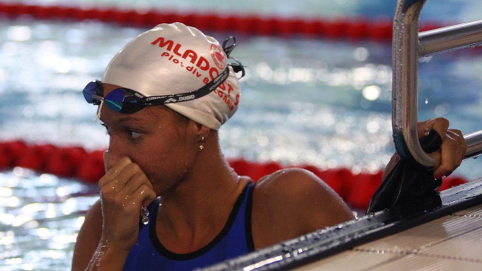 Рангелова изравни собствения си рекорд на 50 свободен стил