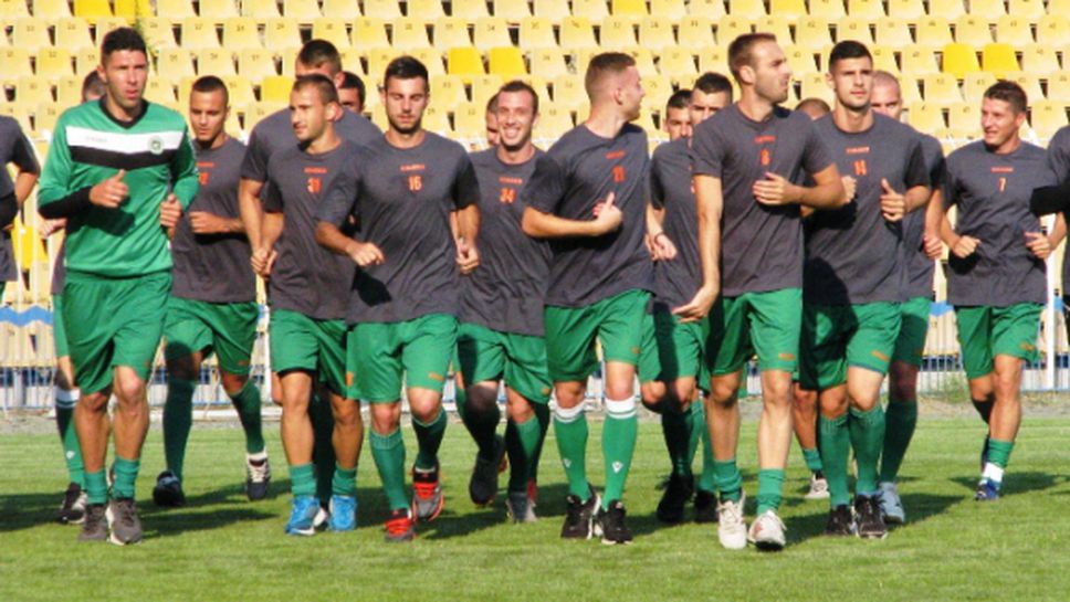 Звезди на аржентинския футбол идват в Бургас заради Нефтохимик