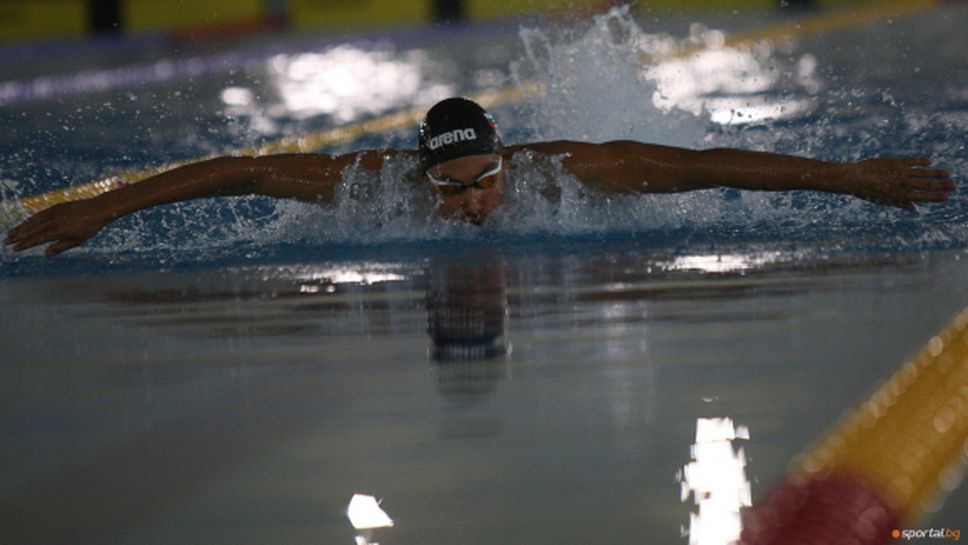 Българските състезатели по плуване останаха извън първите 30