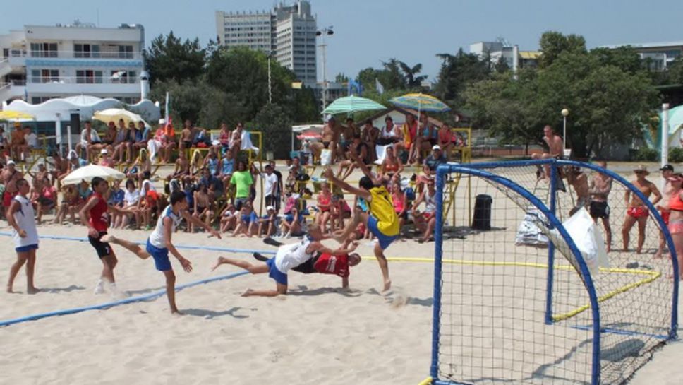 Пълни трибуни и оспорвани мачове за финалите на държавното по плажен хандбал