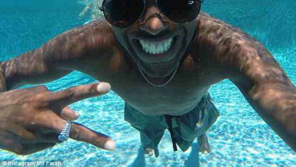 Мо Фара се забавлява преди Световното