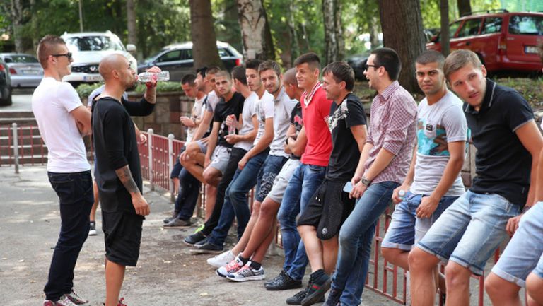 Изменение: ЦСКА ще картотекира играчите през старото дружество, утре приема Струмска слава