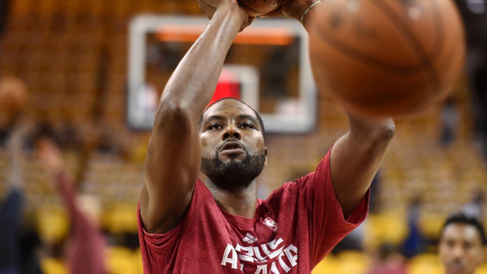 Елтън Бранд спира с баскетбола