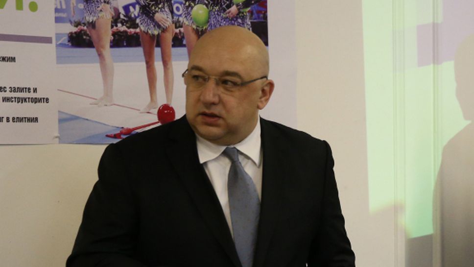 Министър Кралев: Ще помогнем на отборите от "А" група за стадионите