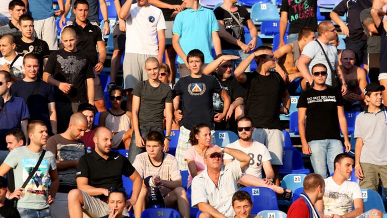 Феновете на Левски надъхаха отбора преди мача с Монтана (ВИДЕО + ГАЛЕРИЯ)