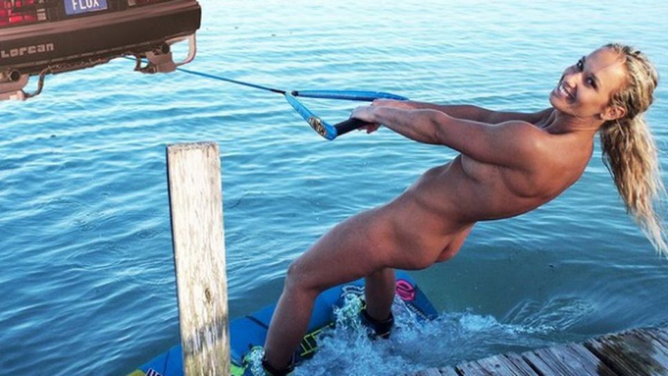 Най-добрата уейкбордистка яхна вълните гола