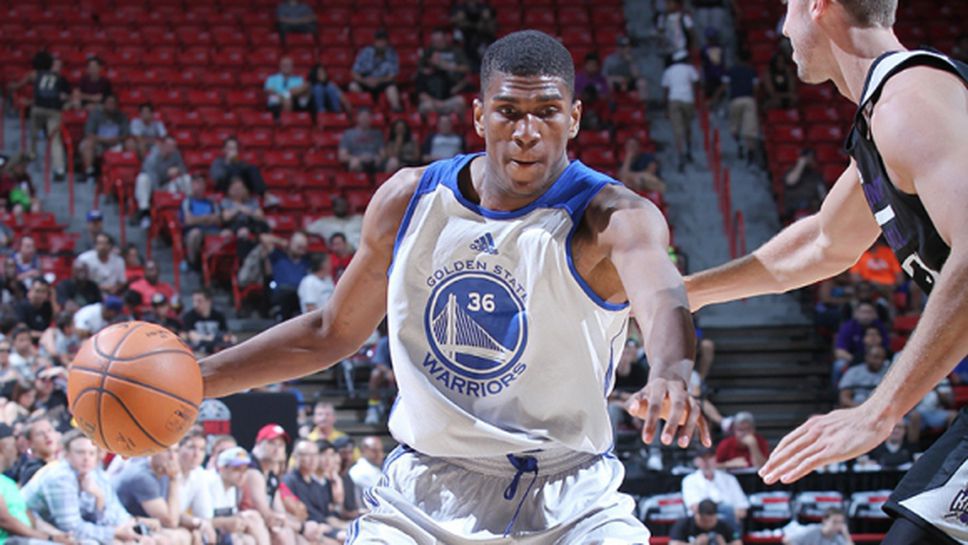 Новак от Уориърс пропуска половин година