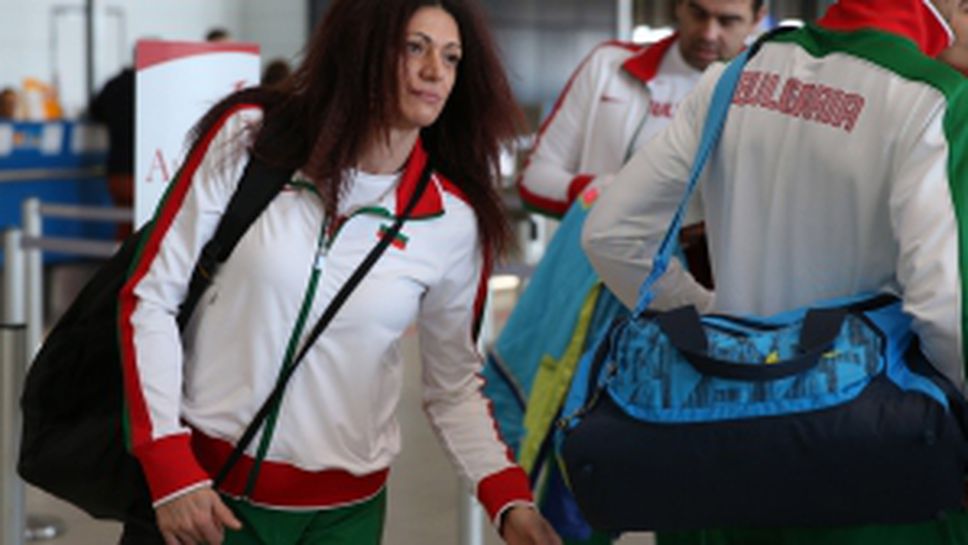 Лекоатлетите заминаха за Европейското в зала