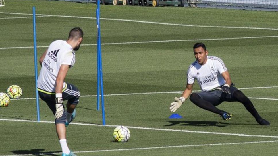 (АРХИВ) Навас говори с Бенитес и тренира с Реал Мадрид