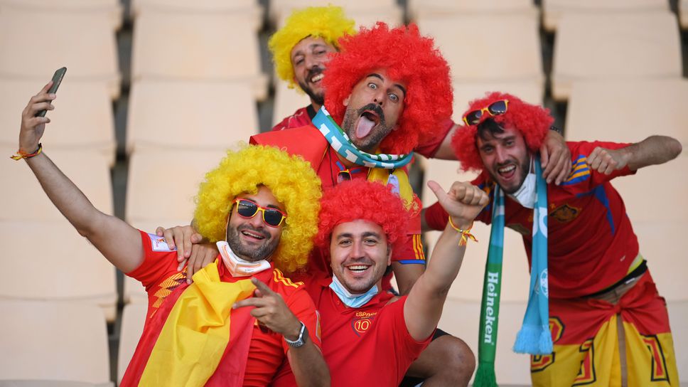 Феновете на Испания - Полша