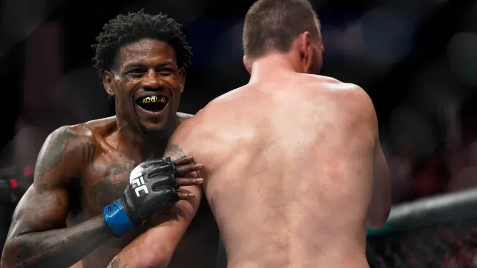 Кевин Холанд се справи с Тим Мийнс във втория рунд
